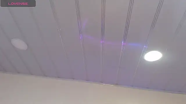 Snapshot of candy_lux_ chatting on 04-20-26, 03:48 candy lux online show from 04-20-26, 03:48