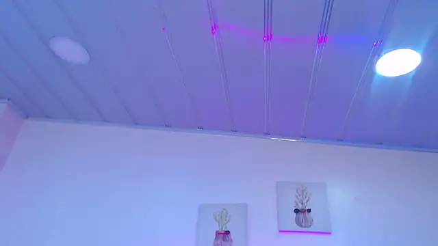 Snapshot of candy_lux_ chatting on 04-29-26, 01:59 candy lux online show from 04-29-26, 01:59