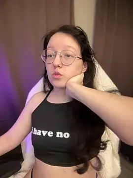 Snapshot of emigooflordXD chatting on 12-18-24, 06:32 emigooflordXD online show from 12-18-24, 06:32