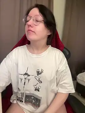 Snapshot of emigooflordXD chatting on 02-16-25, 06:43 emigooflordXD online show from 02-16-25, 06:43