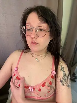 Snapshot of emigooflordXD chatting on 02-20-25, 09:44 emigooflordXD online show from 02-20-25, 09:44