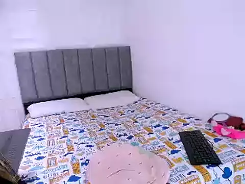 Snapshot of nataly_red chatting on 02-04-25, 04:50 nataly red online show from 02-04-25, 04:50