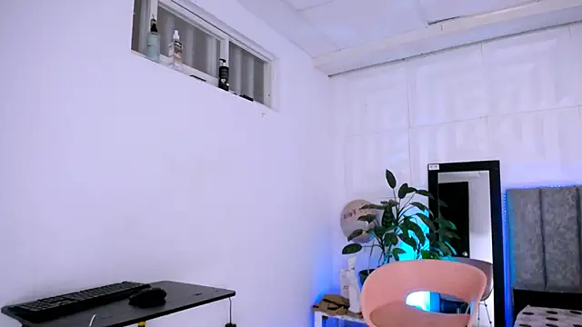 Snapshot of nataly_red chatting on 09-13-25, 06:40 nataly red online show from 09-13-25, 06:40