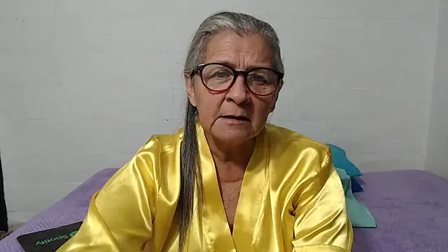 Snapshot of candy_mature_ chatting on 09-21-25, 12:40 candy mature online show from 09-21-25, 12:40