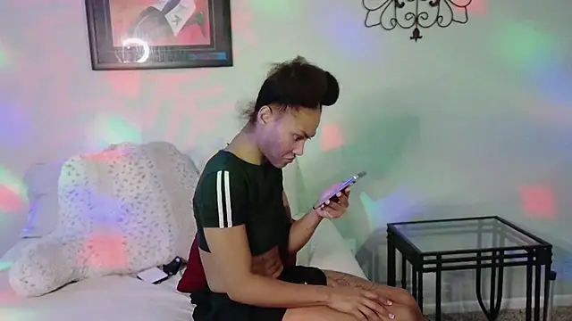 yiauana online show from 02-18-25, 07:32