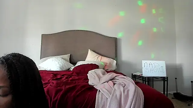 yiauana online show from 09-25-25, 04:11