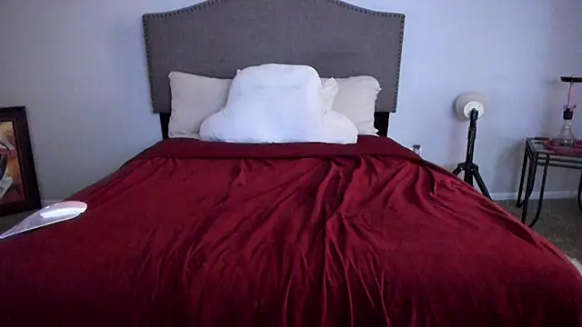 yiauana online show from 10-13-25, 06:02