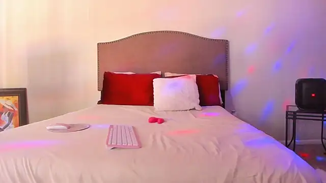 yiauana online show from 12-13-25, 07:53