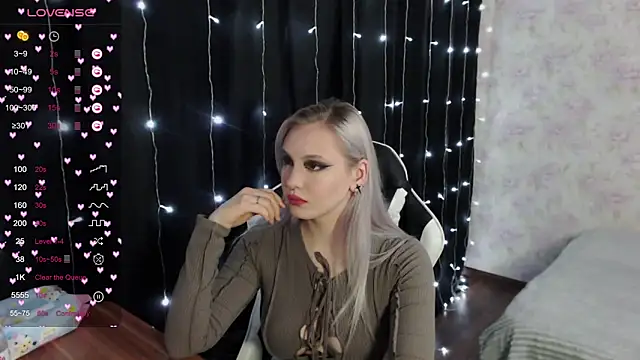 Snapshot of VikaPowers chatting on 03-01-25, 12:01 VikaPowers online show from 03-01-25, 12:01