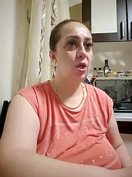 AvaLloyd online show from 02-19-25, 03:17