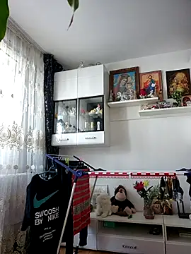 AvaLloyd online show from 02-19-25, 10:45