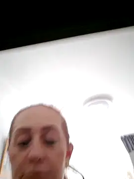 AvaLloyd online show from 02-25-25, 04:00