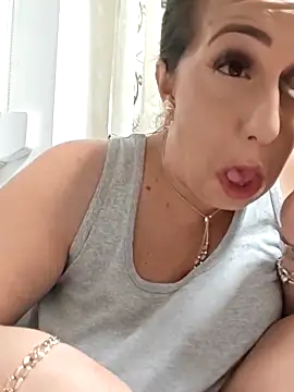 AvaLloyd online show from 10-14-25, 02:23