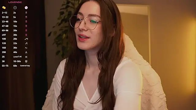 Ester Hill online show from 11-11-25, 01:05