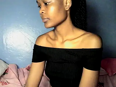 Snapshot of cyberbunnie chatting on 12-15-24, 09:42 cyberbunnie online show from 12-15-24, 09:42