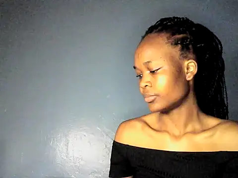 Snapshot of cyberbunnie chatting on 12-29-24, 06:05 cyberbunnie online show from 12-29-24, 06:05