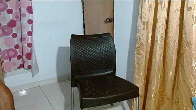 Muscle Brown10 online show from 12-10-24, 09:23