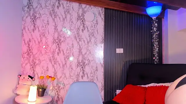 chloe blue online show from 01-31-25, 11:46