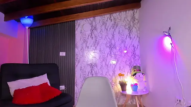 chloe blue online show from 10-18-25, 11:33