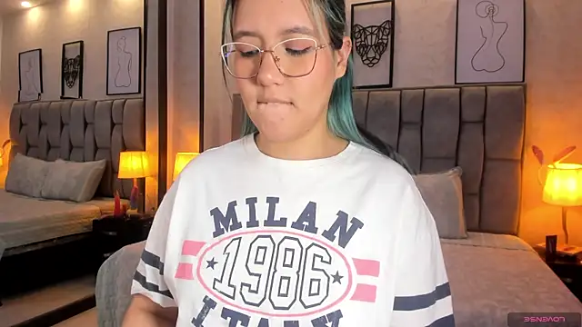 sweet--emily online show from 12-21-24, 06:52