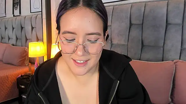 sweet--emily online show from 03-23-25, 07:42