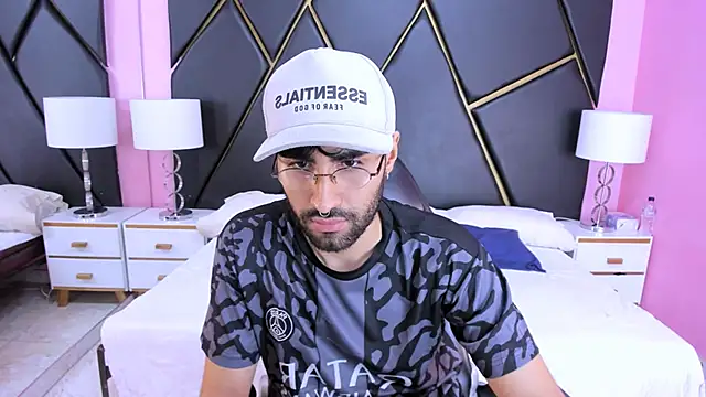 Snapshot of MilanZaire chatting on 11-07-25, 02:55 MilanZaire online show from 11-07-25, 02:55