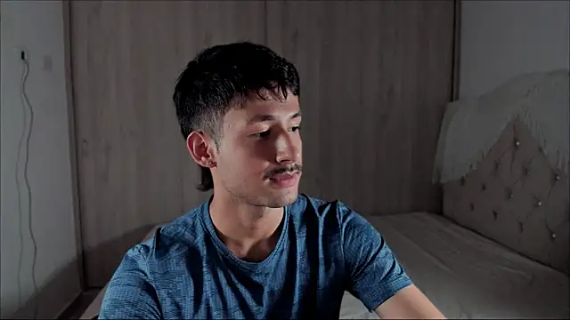 dimitri targaryen online show from 04-18-26, 08:29