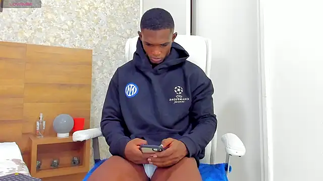 Snapshot of nicolaskan chatting on 12-10-24, 12:38 nicolaskan online show from 12-10-24, 12:38