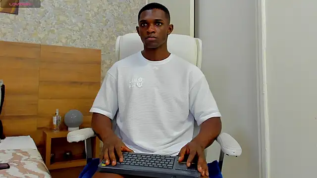 Snapshot of nicolaskan chatting on 12-17-24, 12:54 nicolaskan online show from 12-17-24, 12:54