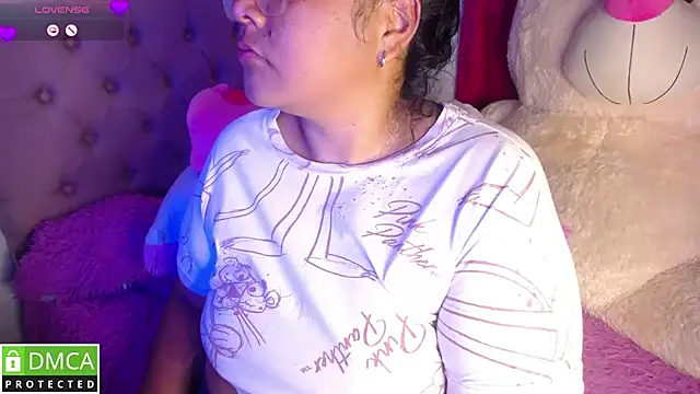 KittyHot20 online show from 11-17-25, 01:44