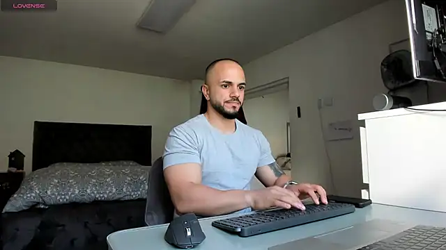 supermanboy94 online show from 04-16-26, 05:19