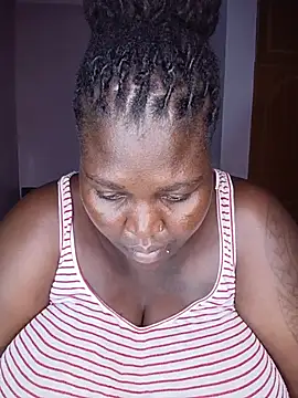 Snapshot of African_Bigass chatting on 06-25-26, 01:26 African Bigass online show from 06-25-26, 01:26
