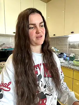 Snapshot of Karolina_llove chatting on 10-13-25, 11:10 Karolina llove online show from 10-13-25, 11:10