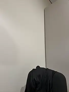 Snapshot of Karolina_llove chatting on 11-29-25, 06:49 Karolina llove online show from 11-29-25, 06:49