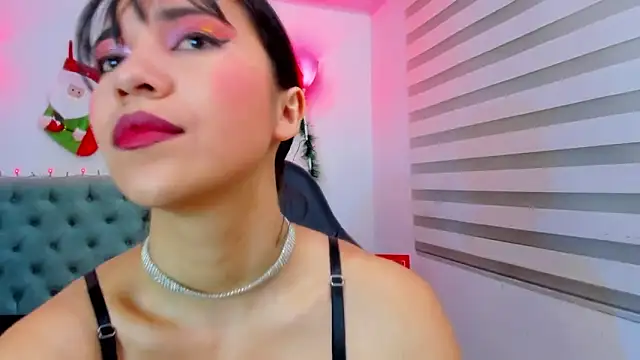 lina bedoya  online show from 12-17-24, 11:49