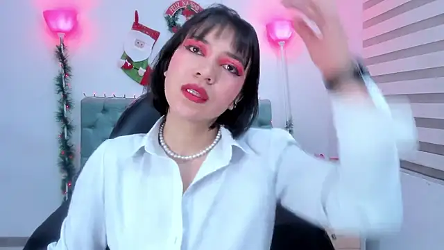 lina bedoya  online show from 12-26-24, 11:43