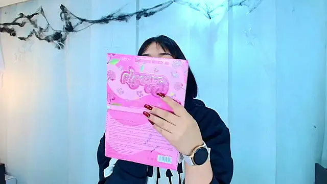 lina bedoya  online show from 11-06-25, 11:33