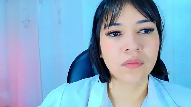 Snapshot of lina_bedoya_ chatting on 04-24-26, 11:34 lina bedoya online show from 04-24-26, 11:34