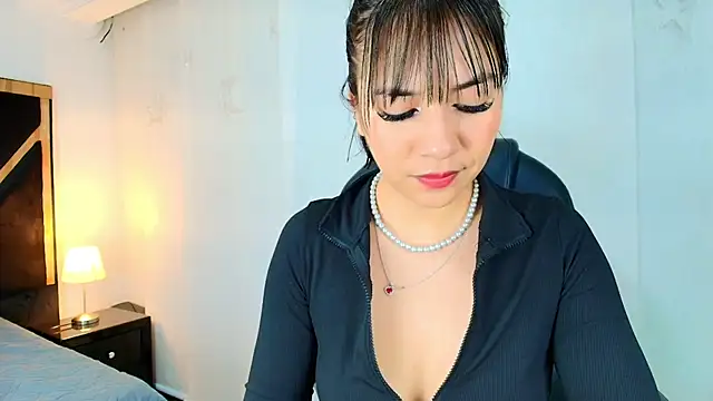 Snapshot of lina_bedoya_ chatting on 05-27-26, 11:51 lina bedoya online show from 05-27-26, 11:51