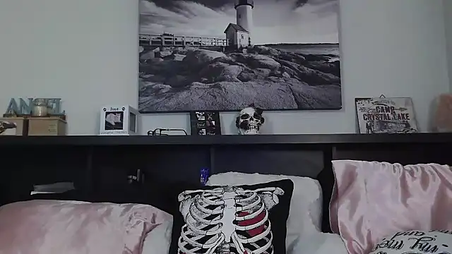 CrystalLakeXO online show from 02-09-25, 05:50