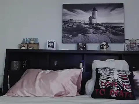 CrystalLakeXO online show from 03-03-25, 04:58