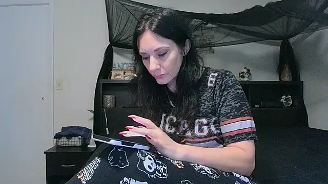 CrystalLakeXO online show from 05-28-26, 04:10