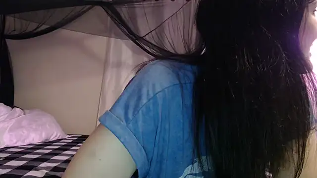 Snapshot of CrystalLakeXO chatting on 06-24-26, 04:44 CrystalLakeXO online show from 06-24-26, 04:44