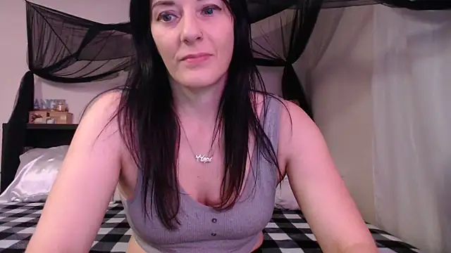 Snapshot of CrystalLakeXO chatting on 07-16-26, 08:20 CrystalLakeXO online show from 07-16-26, 08:20