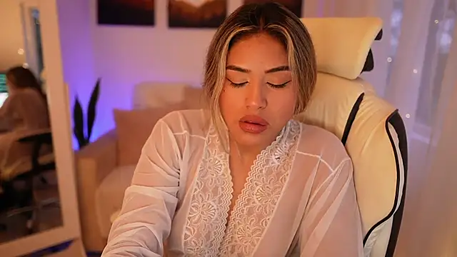 SaraParisi online show from 12-26-24, 10:52