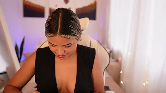 SaraParisi online show from 12-30-24, 09:08