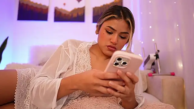 SaraParisi online show from 01-03-25, 02:54