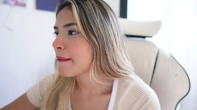 SaraParisi online show from 01-21-25, 09:04