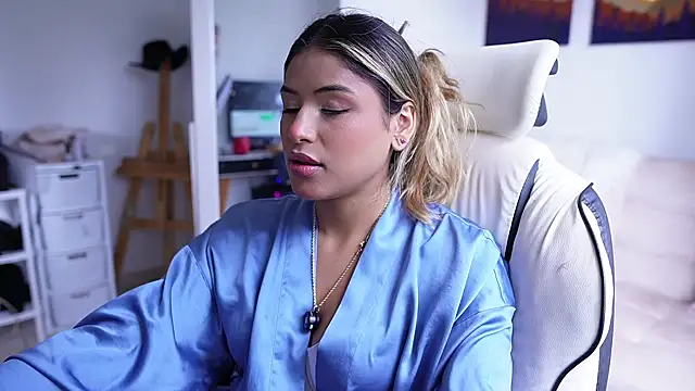 SaraParisi online show from 02-22-25, 01:00