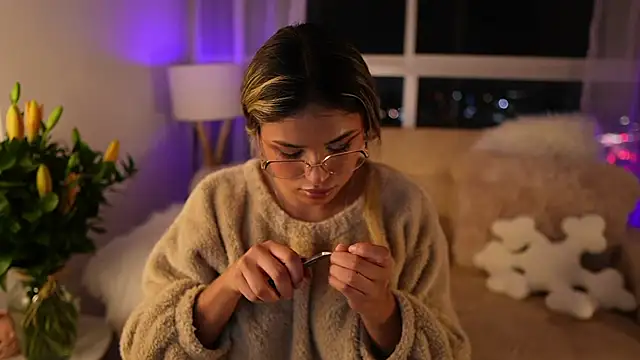 SaraParisi online show from 03-07-25, 12:15